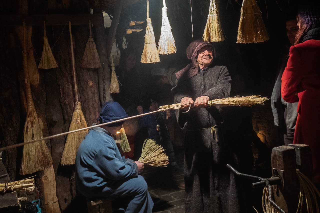 Broom Maker in Petrignano d'Assisi